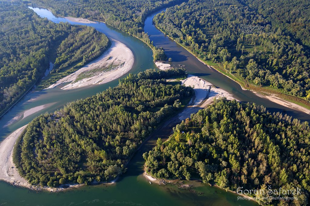 #drava #river #meander #aerial #pebble #forest #floodforest #drava #croatia #hungary
